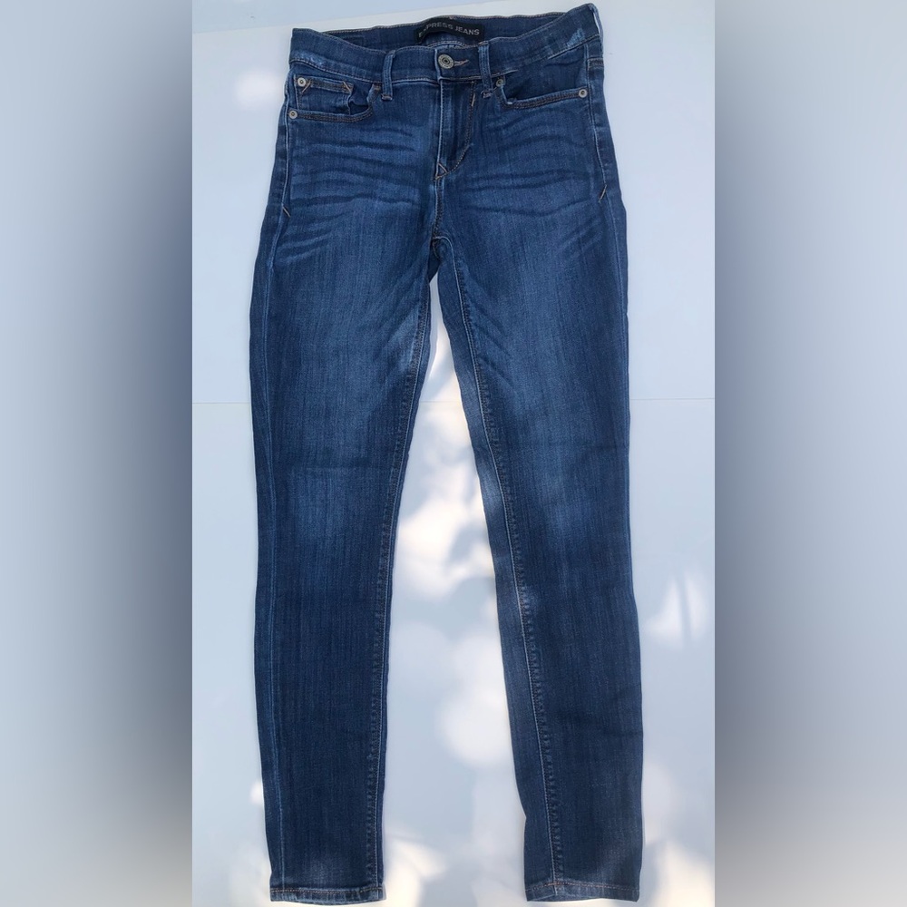 Express Mid Rise Legging Jeans - Picture 2 of 11